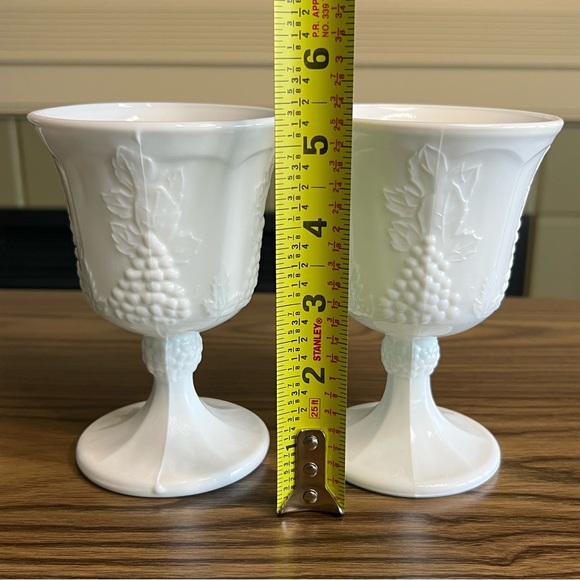 Vtg Milk Glass Goblets - Picture 7 of 10